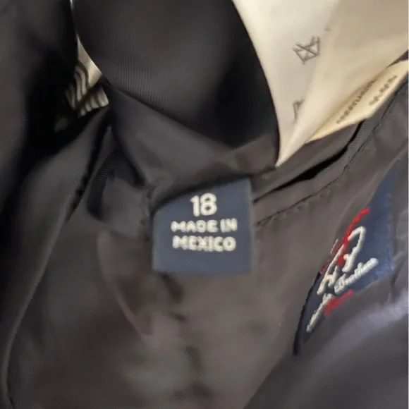 Brooks Brothers Navy Blazer with Gold Buttons. Loro Piana Fabric - Picture 5 of 5